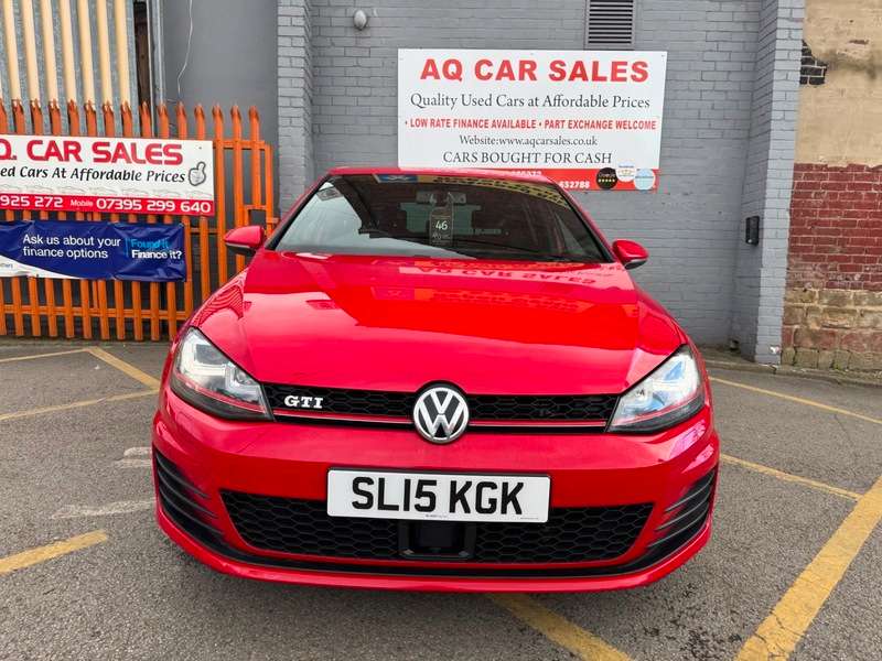 A 2015 VOLKSWAGEN GOLF GTI A 2015 VOLKSWAGEN GOLF GTI