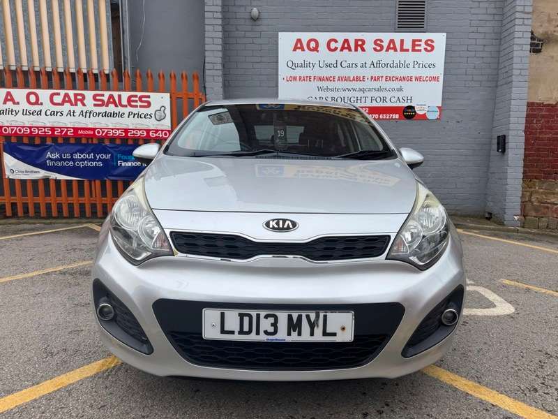A 2013 KIA RIO 2 A 2013 KIA RIO 2