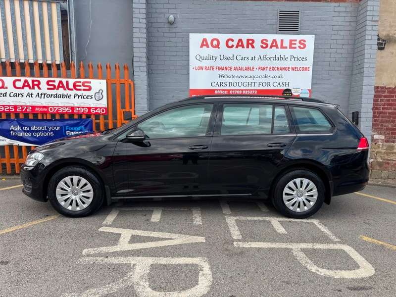 A 2014 VOLKSWAGEN GOLF S TSI BLUEMOTION TECHNOLOGY A 2014 VOLKSWAGEN GOLF S TSI BLUEMOTION TECHNOLOGY