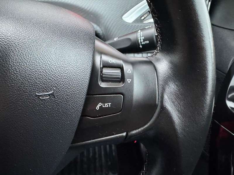 2016 PEUGEOT 208 2016 PEUGEOT 208