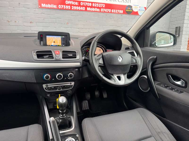 2011 RENAULT MEGANE 2011 RENAULT MEGANE