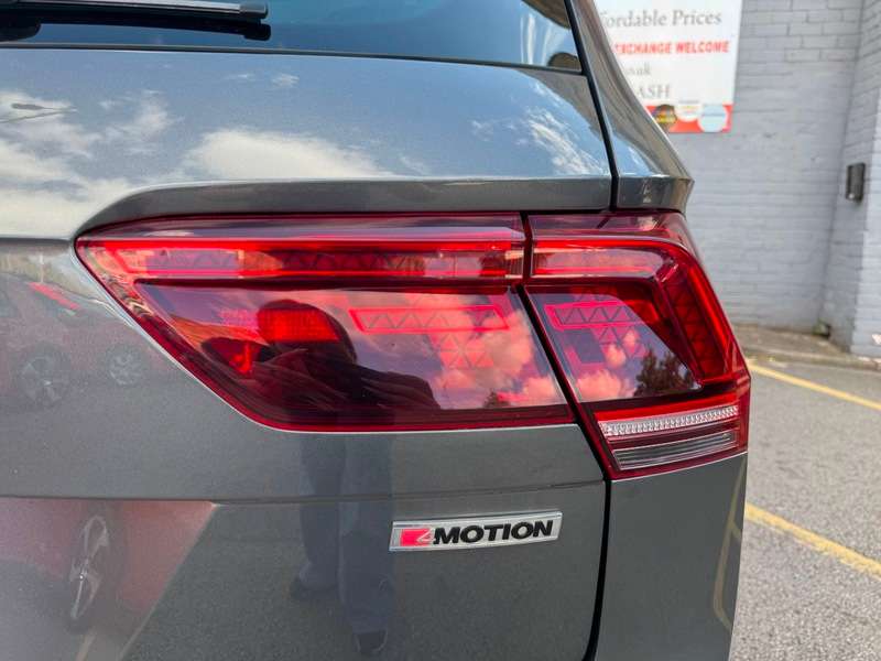 2018 VOLKSWAGEN TIGUAN 2018 VOLKSWAGEN TIGUAN