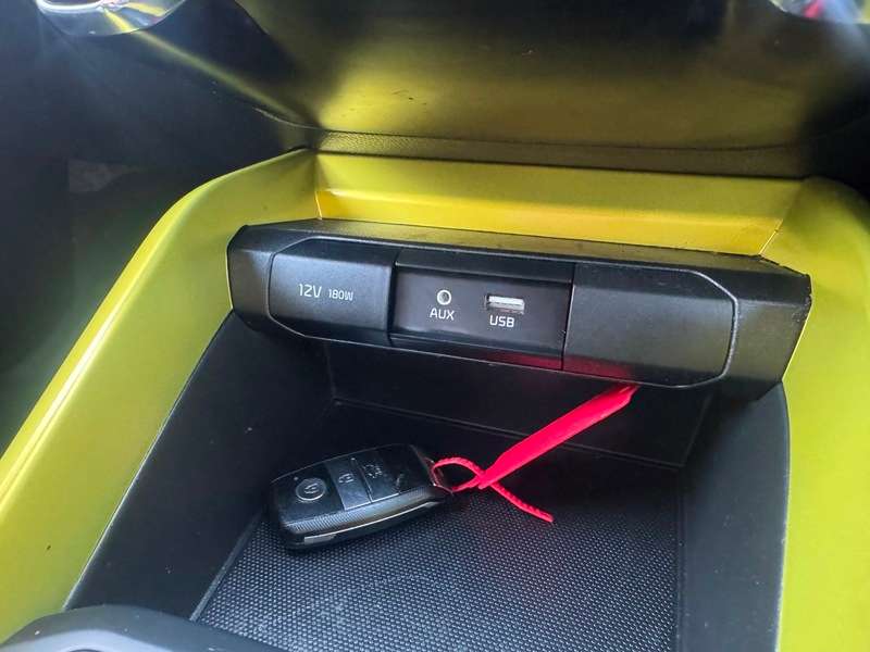 2018 KIA STONIC 2018 KIA STONIC