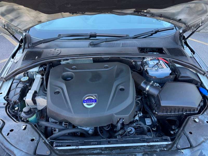 2014 VOLVO V70 2014 VOLVO V70