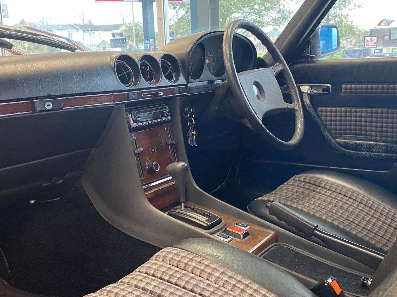 1981 MERCEDES-BENZ SL 1981 MERCEDES-BENZ SL