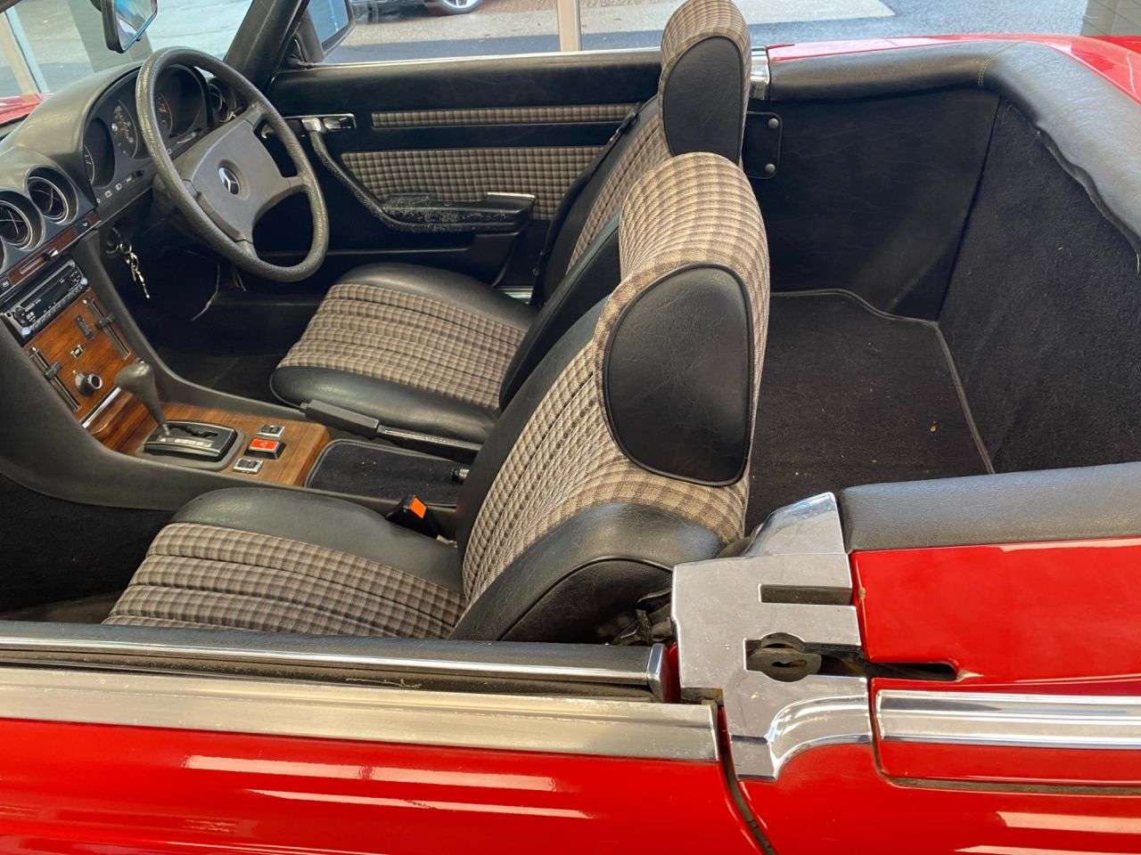 1981 MERCEDES-BENZ SL 1981 MERCEDES-BENZ SL