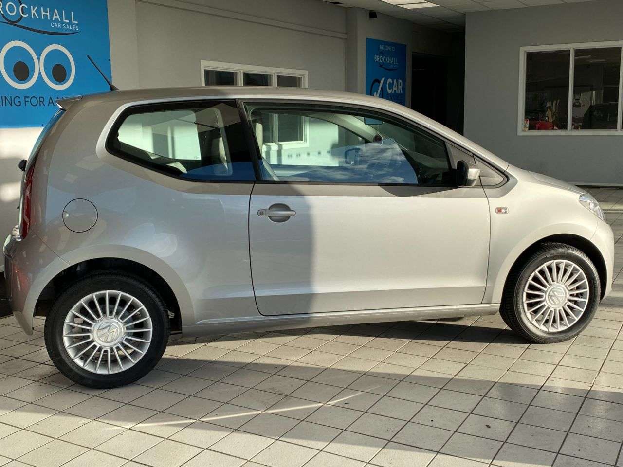 2014 VOLKSWAGEN UP! 2014 VOLKSWAGEN UP!