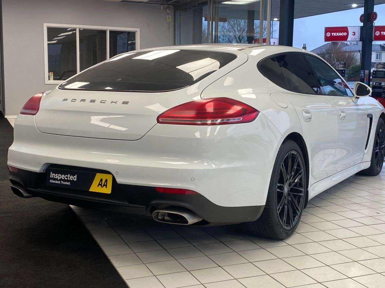 2015 PORSCHE PANAMERA 2015 PORSCHE PANAMERA