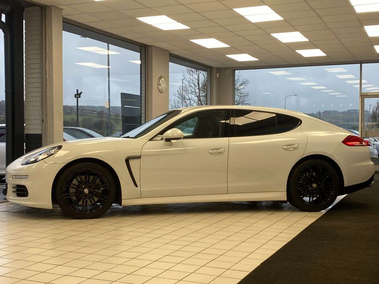 2015 PORSCHE PANAMERA 2015 PORSCHE PANAMERA