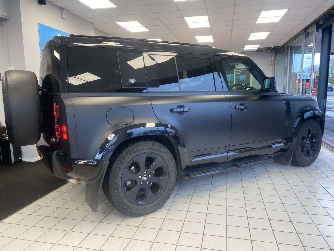 0 LAND ROVER DEFENDER 0 LAND ROVER DEFENDER