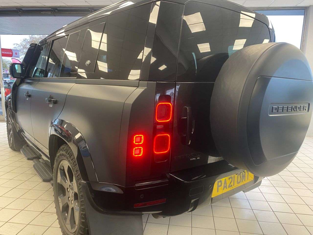 0 LAND ROVER DEFENDER 0 LAND ROVER DEFENDER