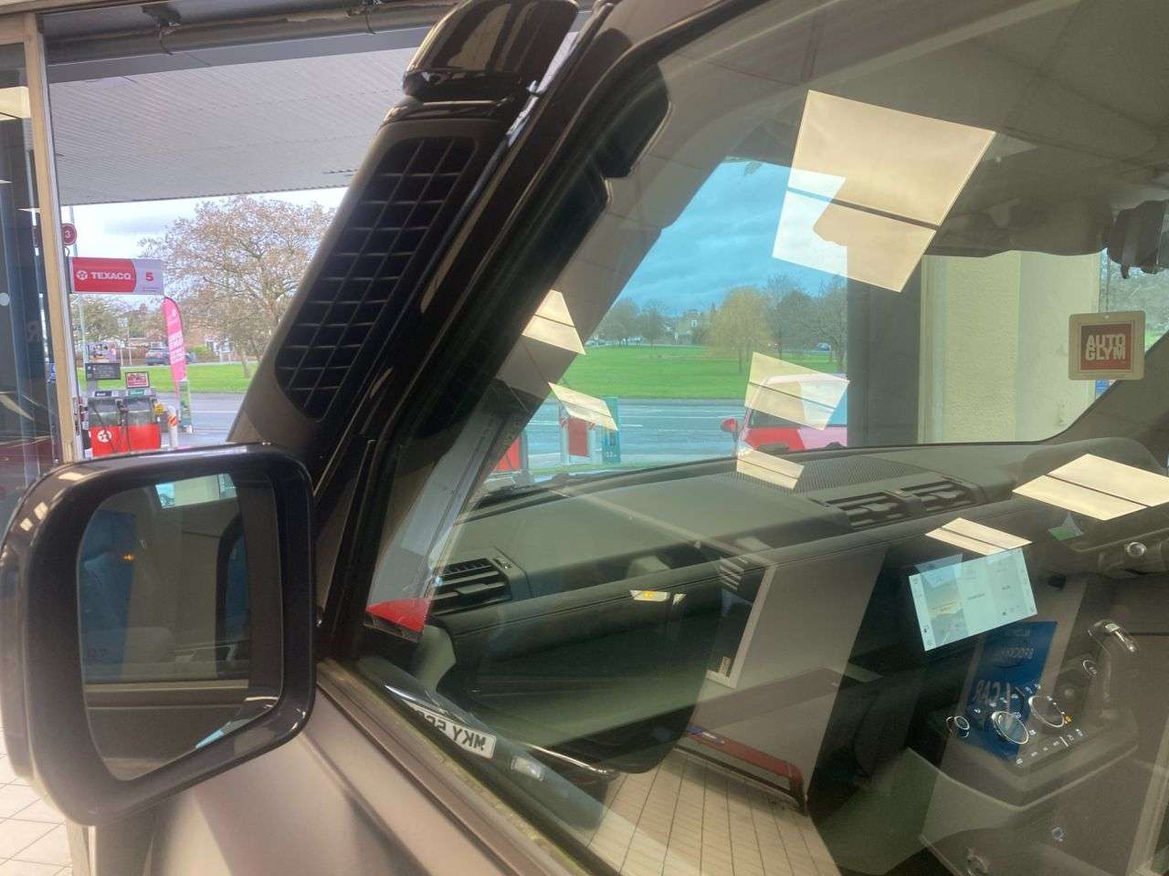 0 LAND ROVER DEFENDER 0 LAND ROVER DEFENDER