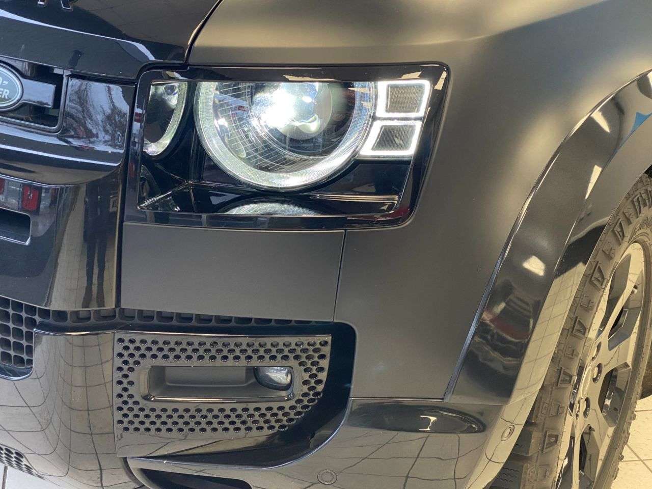 0 LAND ROVER DEFENDER 0 LAND ROVER DEFENDER