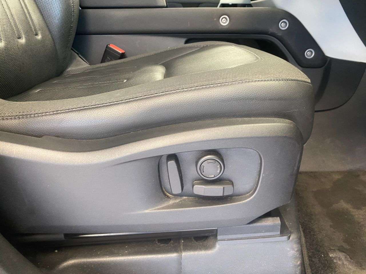 0 LAND ROVER DEFENDER 0 LAND ROVER DEFENDER