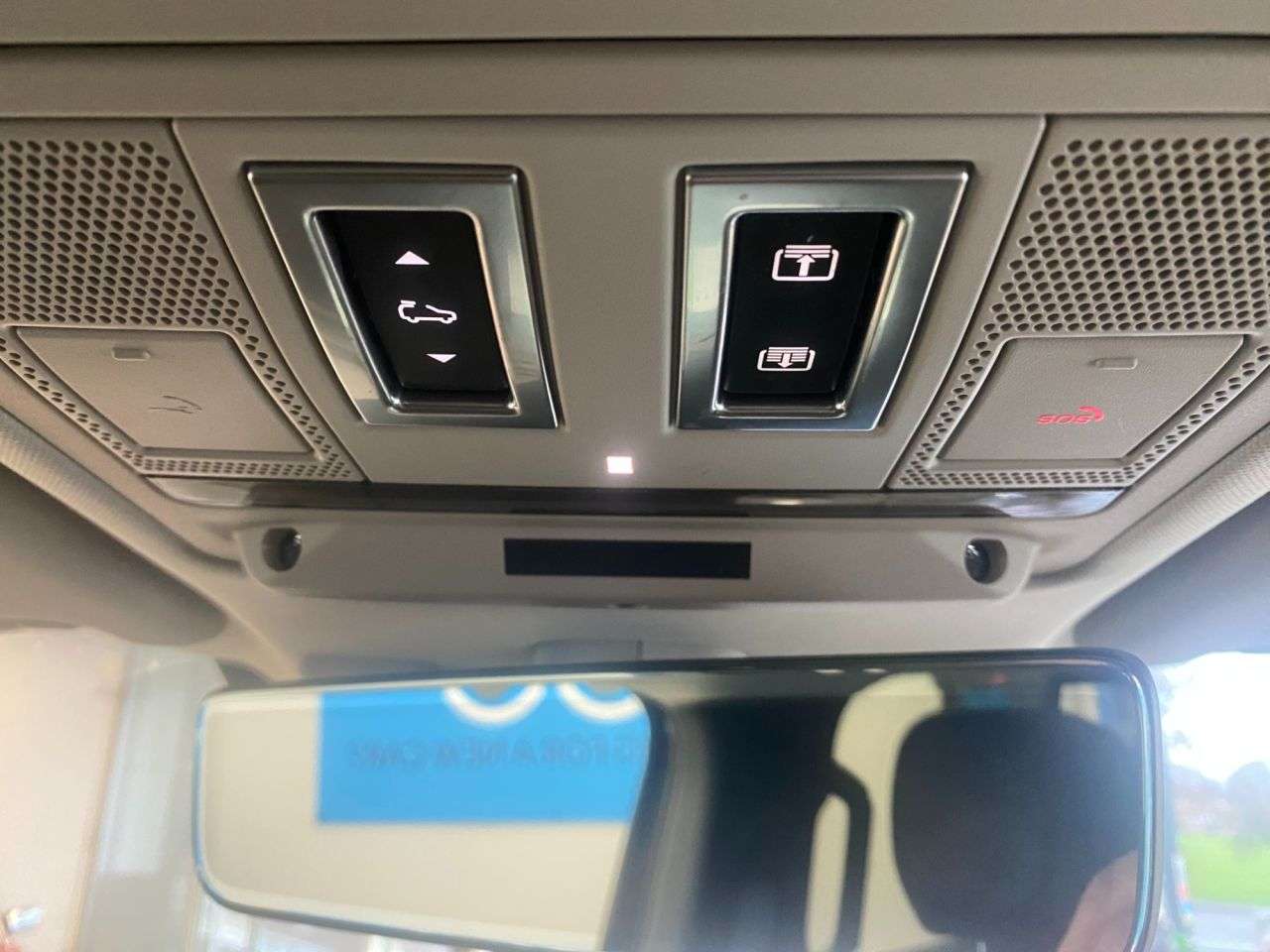 0 LAND ROVER DEFENDER 0 LAND ROVER DEFENDER