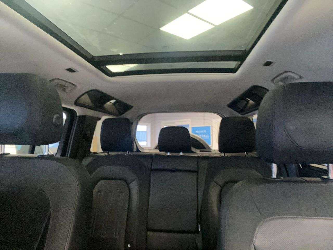 0 LAND ROVER DEFENDER 0 LAND ROVER DEFENDER