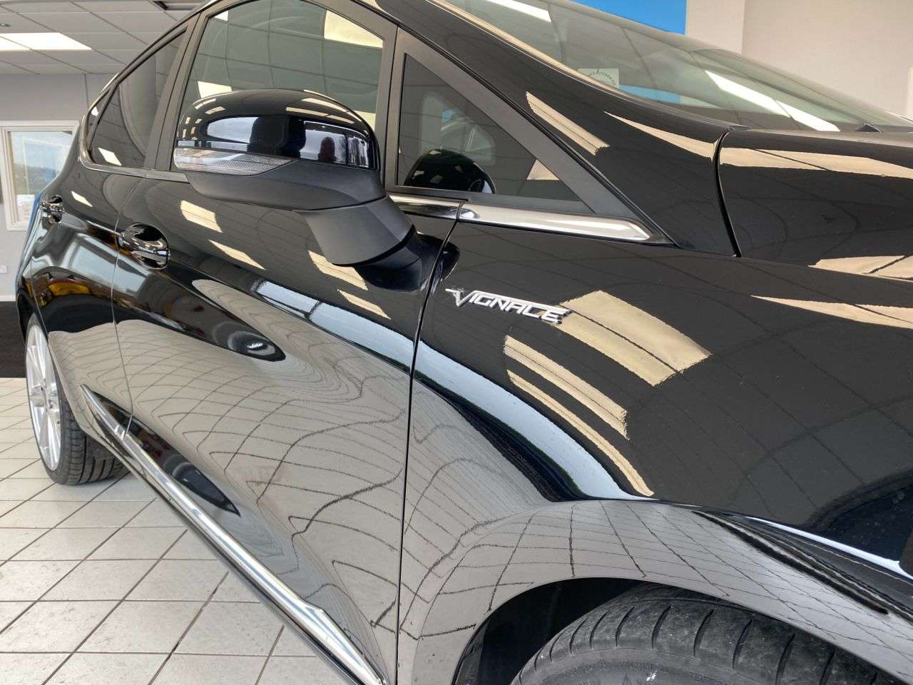 A 2019 FORD FIESTA 1.0T EcoBoost GPF Vignale Hatchback 5dr Petrol Manual Euro 6 (s/s) (125 ps) A 2019 FORD FIESTA 1.0T EcoBoost GPF Vignale Hatchback 5dr Petrol Manual Euro 6 (s/s) (125 ps)