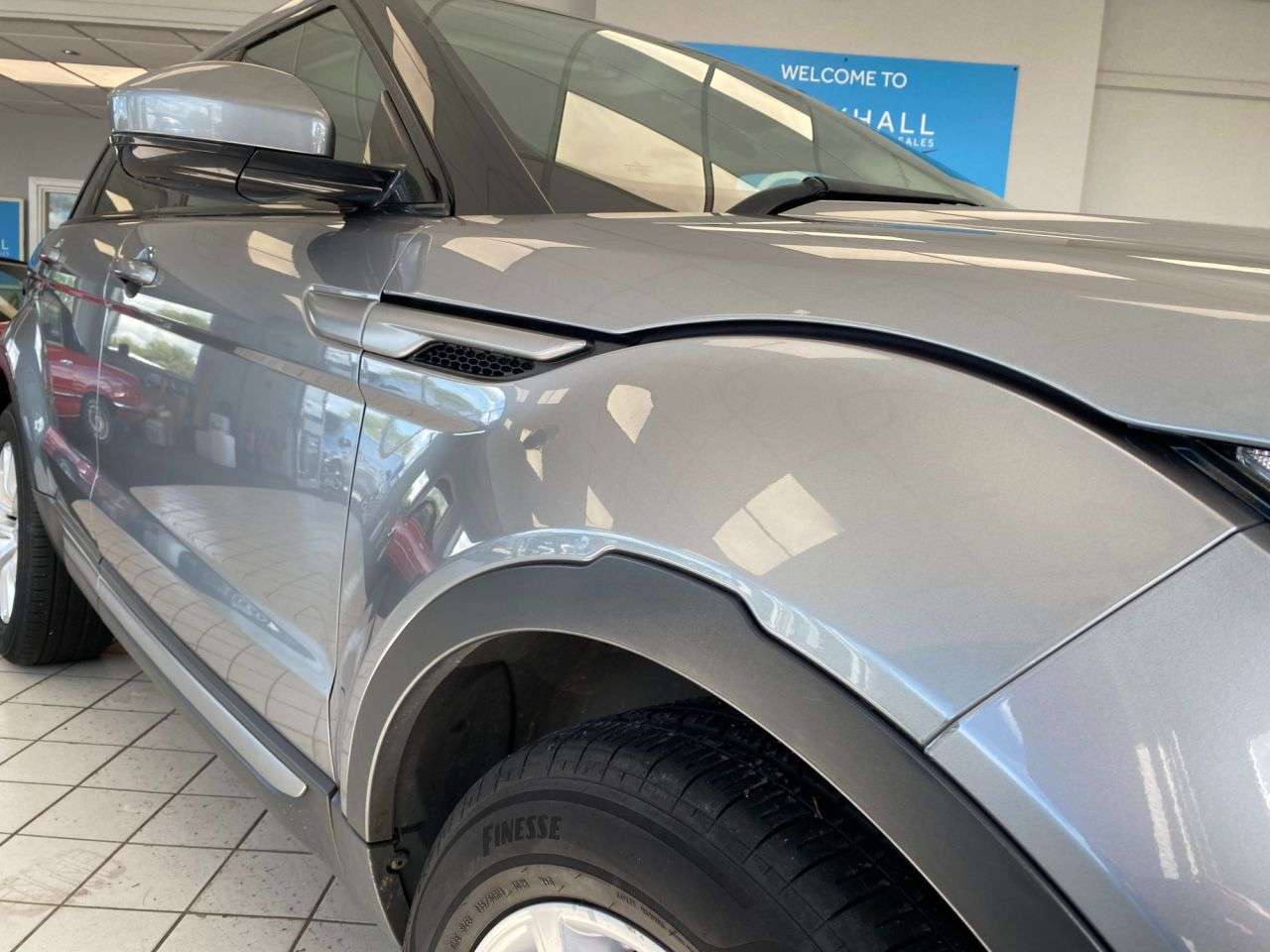 A 2014 LAND ROVER RANGE ROVER EVOQUE 2.2 SD4 Pure Tech SUV 5dr Diesel Auto 4WD Euro 5 (s/s) (190 ps) 2.2 TD4 Bes A 2014 LAND ROVER RANGE ROVER EVOQUE 2.2 SD4 Pure Tech SUV 5dr Diesel Auto 4WD Euro 5 (s/s) (190 ps) 2.2 TD4 Bes