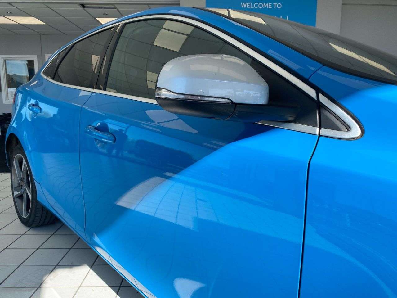 2016 VOLVO V40 2016 VOLVO V40
