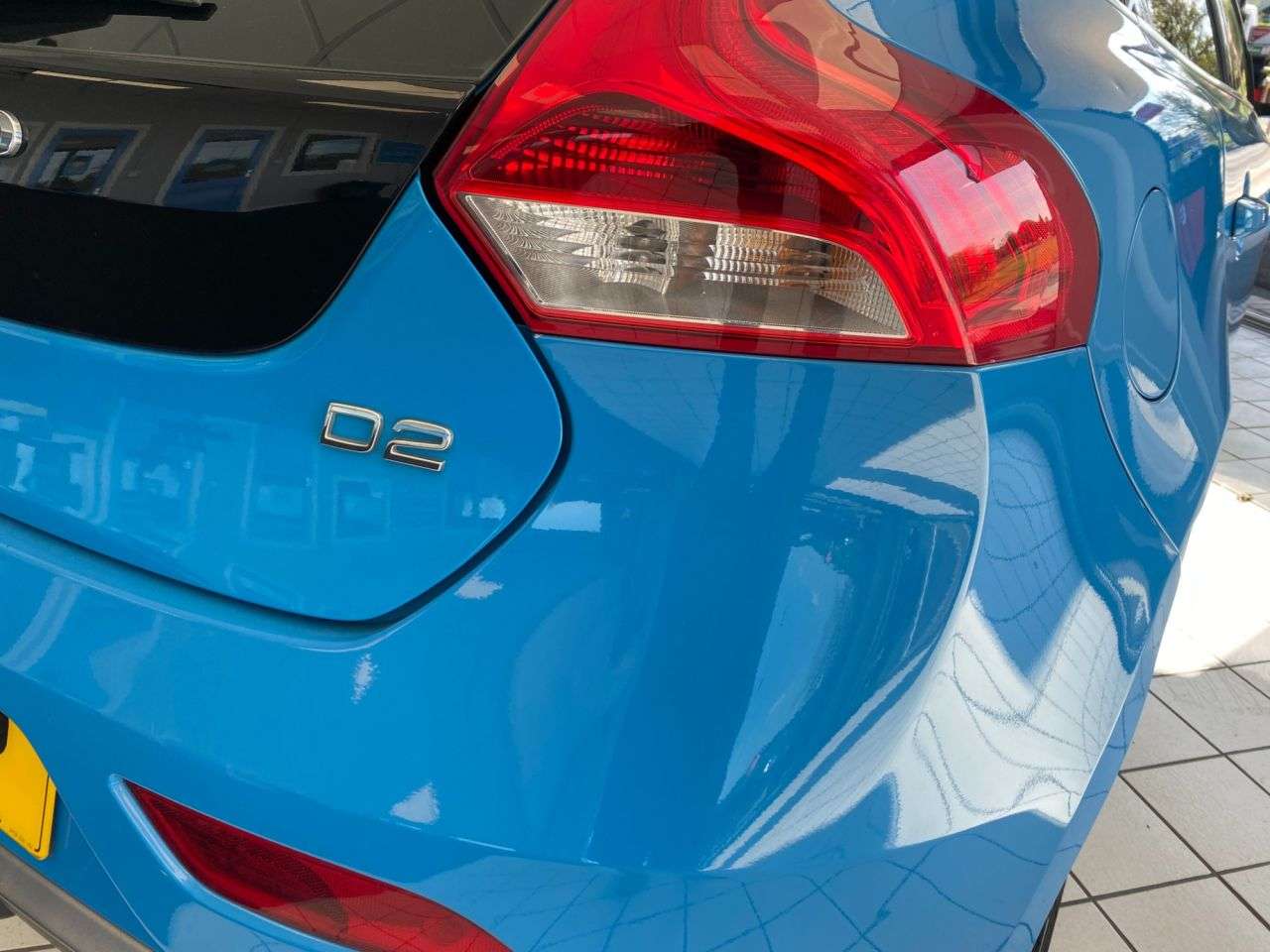 2016 VOLVO V40 2016 VOLVO V40