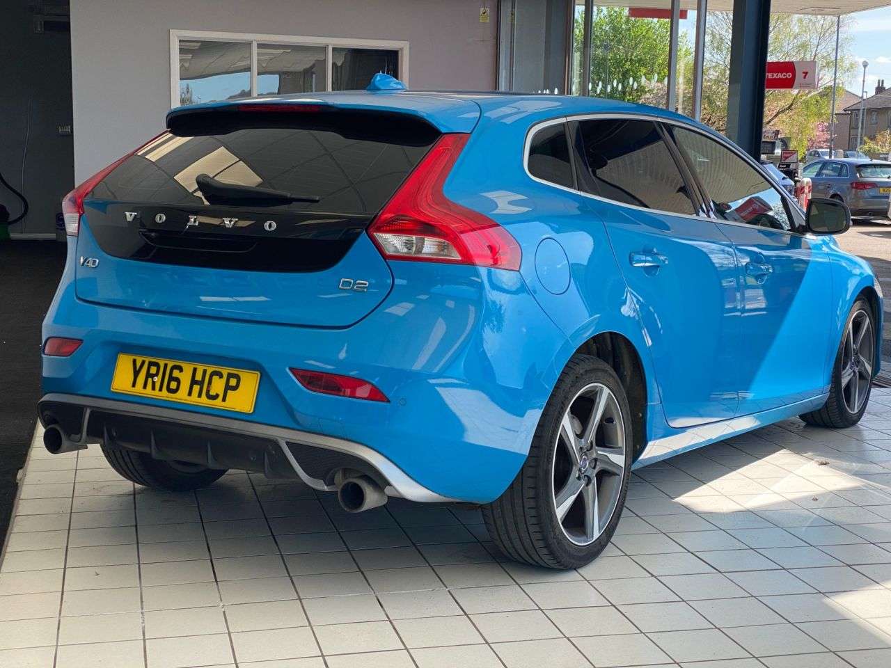 2016 VOLVO V40 2016 VOLVO V40