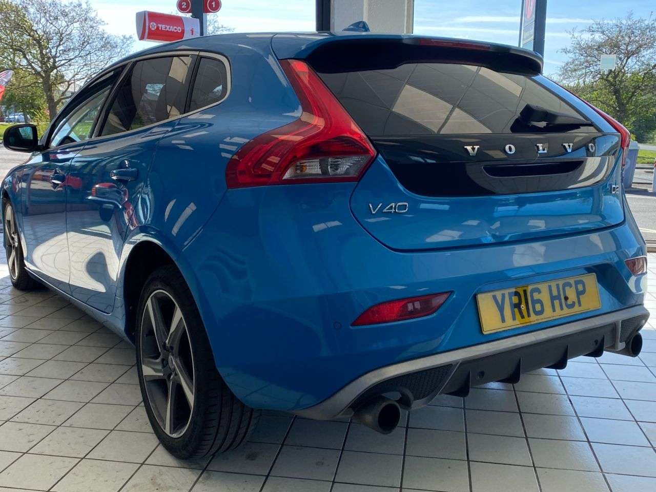 2016 VOLVO V40 2016 VOLVO V40