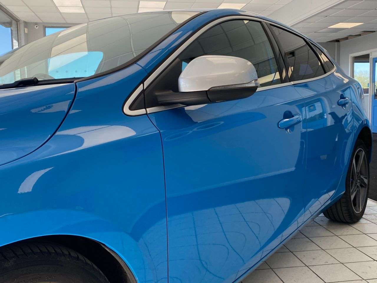 2016 VOLVO V40 2016 VOLVO V40