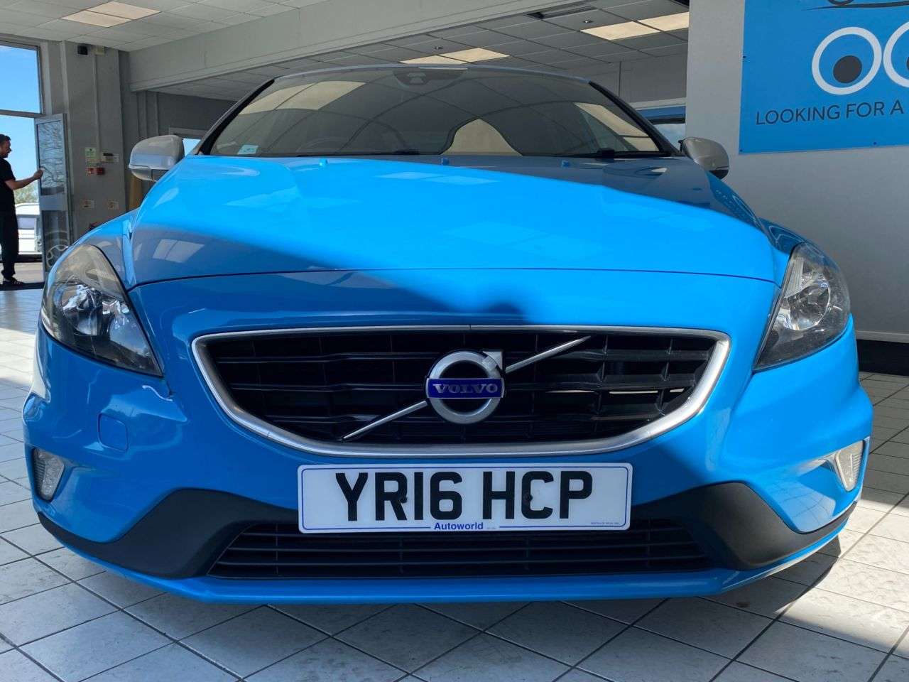 2016 VOLVO V40 2016 VOLVO V40