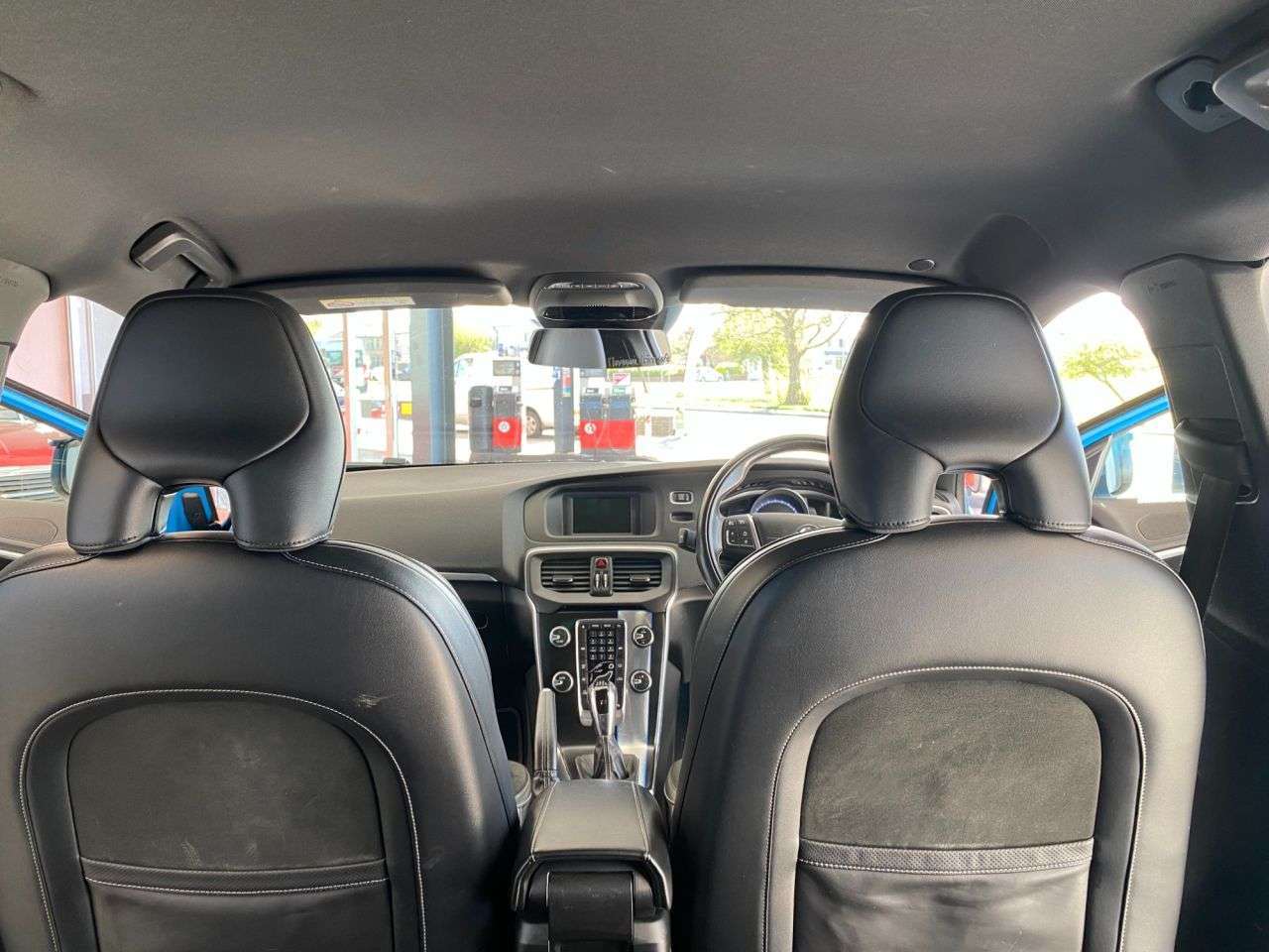 2016 VOLVO V40 2016 VOLVO V40