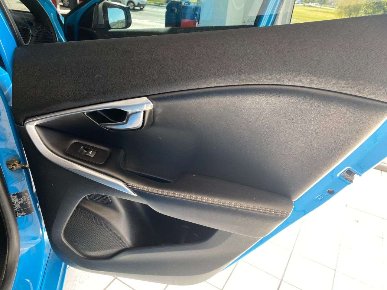 2016 VOLVO V40 2016 VOLVO V40