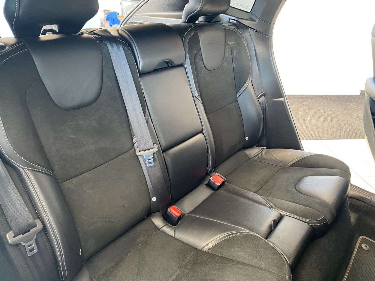 2016 VOLVO V40 2016 VOLVO V40