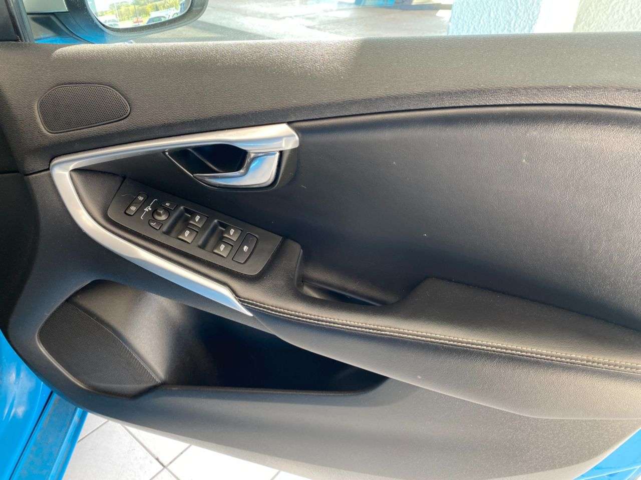 2016 VOLVO V40 2016 VOLVO V40