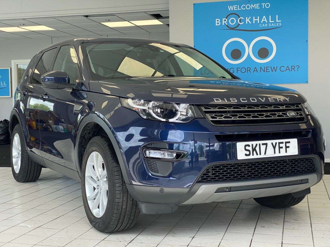 A 2017 LAND ROVER DISCOVERY SPORT 2.0 TD4 SE Tech SUV 5dr Diesel Manual 4WD Euro 6 (s/s) (180 ps) 2 owners, F A 2017 LAND ROVER DISCOVERY SPORT 2.0 TD4 SE Tech SUV 5dr Diesel Manual 4WD Euro 6 (s/s) (180 ps) 2 owners, F