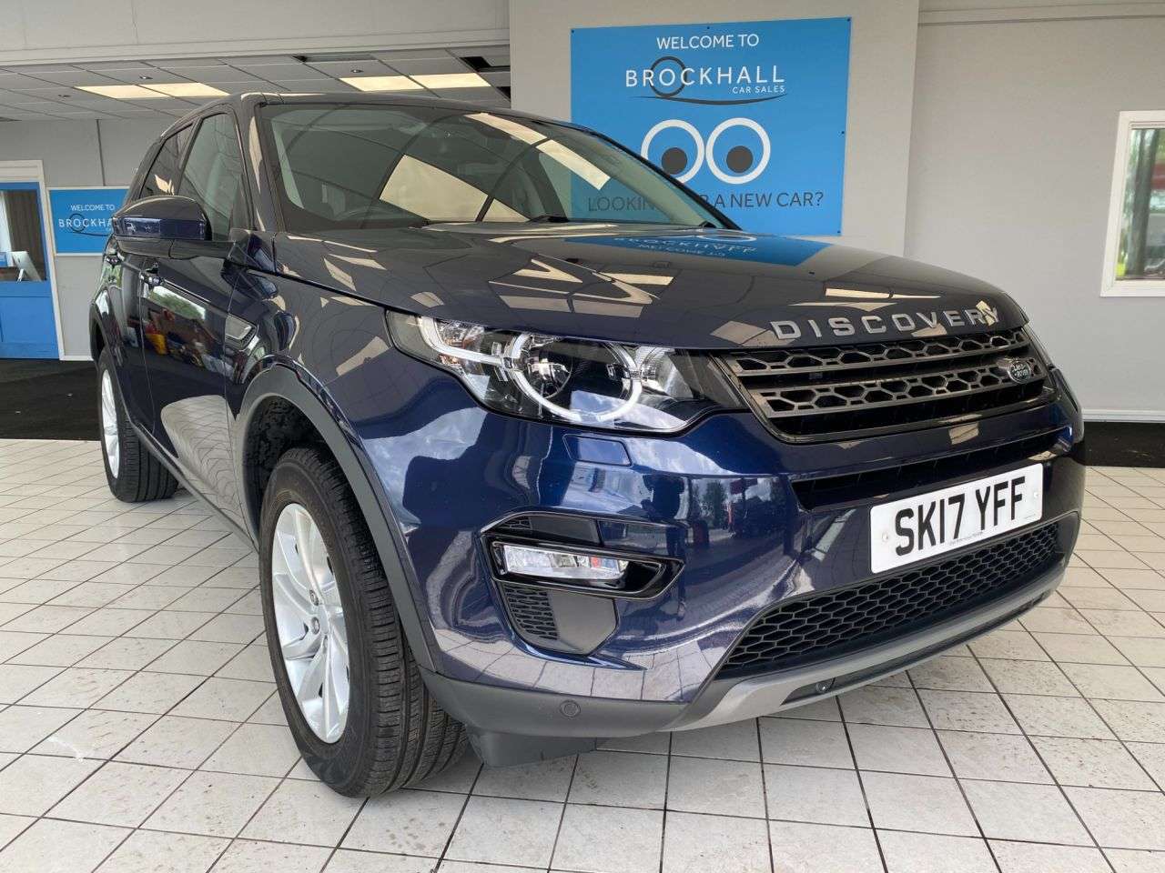 A 2017 LAND ROVER DISCOVERY SPORT 2.0 TD4 SE Tech SUV 5dr Diesel Manual 4WD Euro 6 (s/s) (180 ps) 2 owners, F A 2017 LAND ROVER DISCOVERY SPORT 2.0 TD4 SE Tech SUV 5dr Diesel Manual 4WD Euro 6 (s/s) (180 ps) 2 owners, F