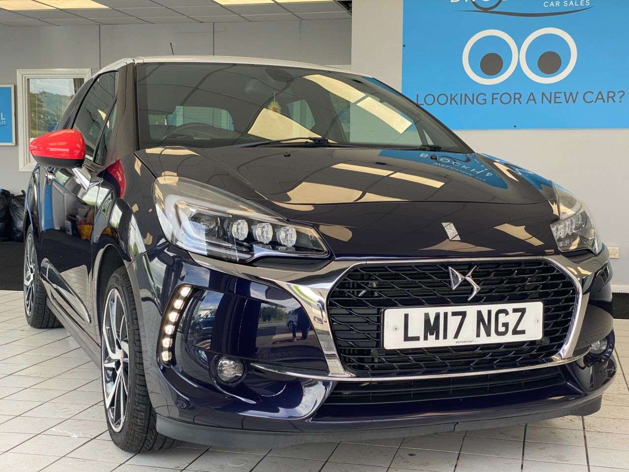 A 2017 DS AUTOMOBILES DS 3 1.2 PureTech Ines de la Fressange Hatchback 3dr Petrol Manual Euro 6 (s/s) A 2017 DS AUTOMOBILES DS 3 1.2 PureTech Ines de la Fressange Hatchback 3dr Petrol Manual Euro 6 (s/s)