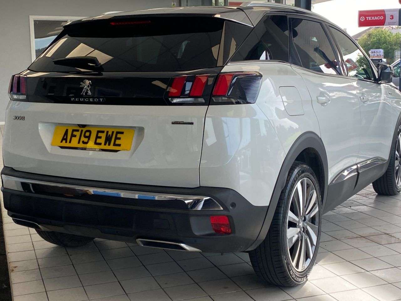 2019 PEUGEOT 3008 2019 PEUGEOT 3008