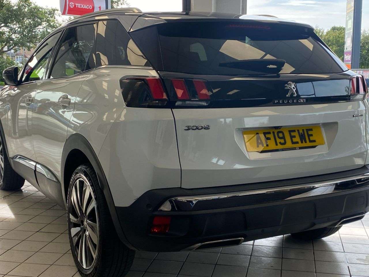 2019 PEUGEOT 3008 2019 PEUGEOT 3008