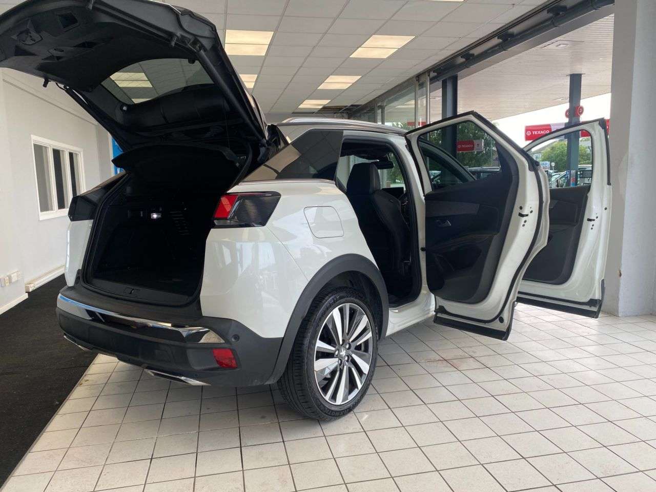 2019 PEUGEOT 3008 2019 PEUGEOT 3008