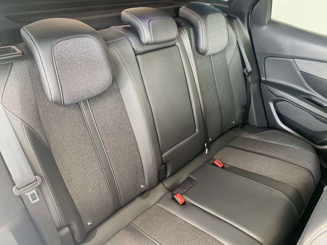 2019 PEUGEOT 3008 2019 PEUGEOT 3008