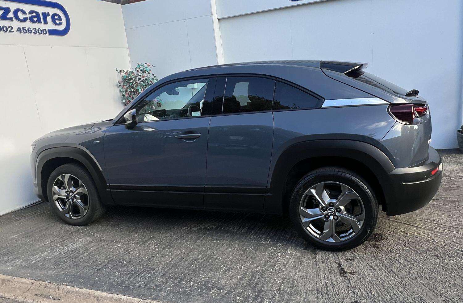 2022 MAZDA MX-30 2022 MAZDA MX-30