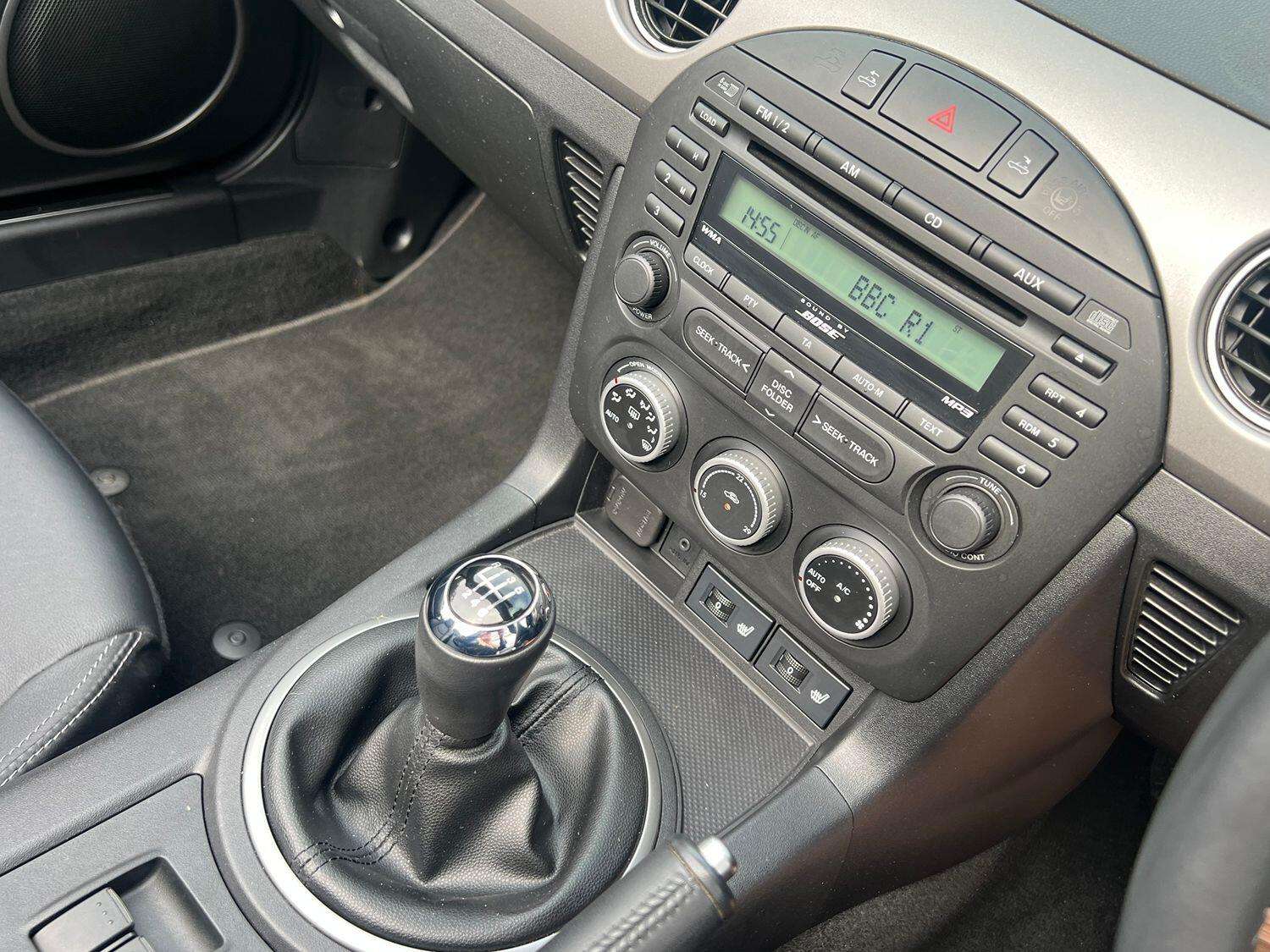 2011 MAZDA MX-5 2011 MAZDA MX-5