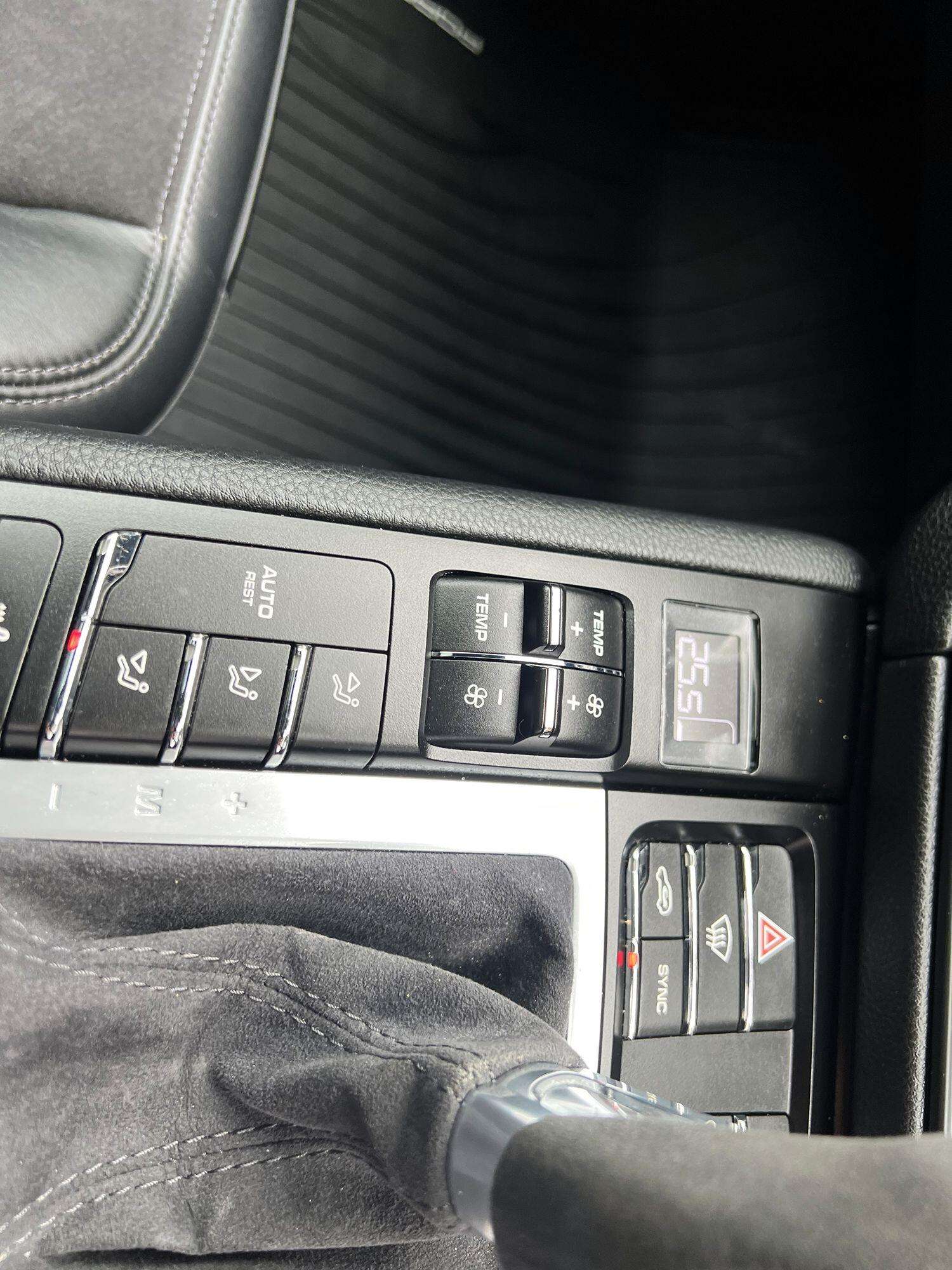 2021 PORSCHE MACAN 2021 PORSCHE MACAN