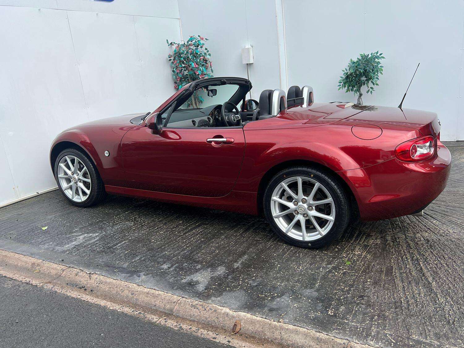 2011 MAZDA MX-5 2011 MAZDA MX-5
