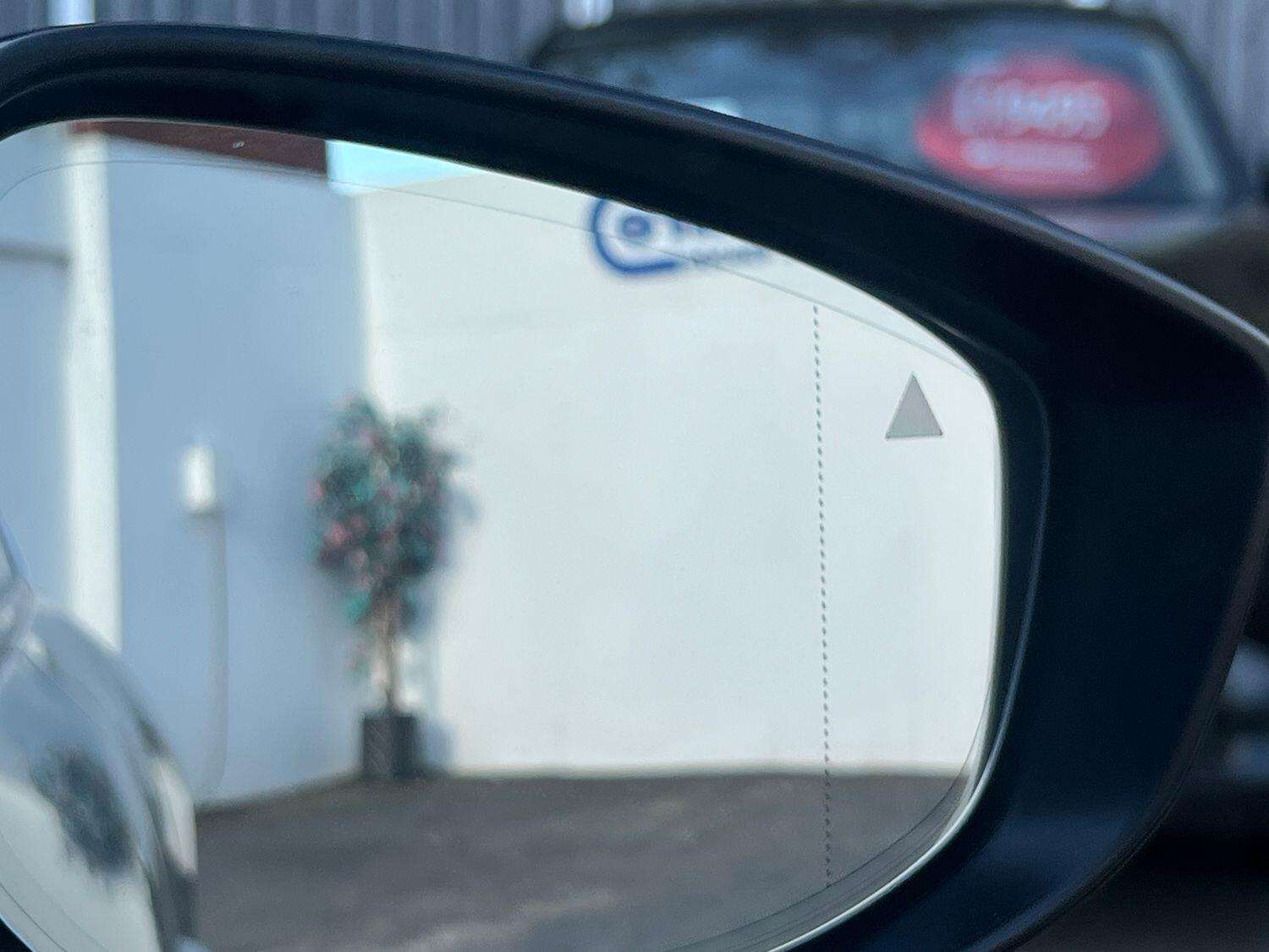 2022 MAZDA MX-30 2022 MAZDA MX-30