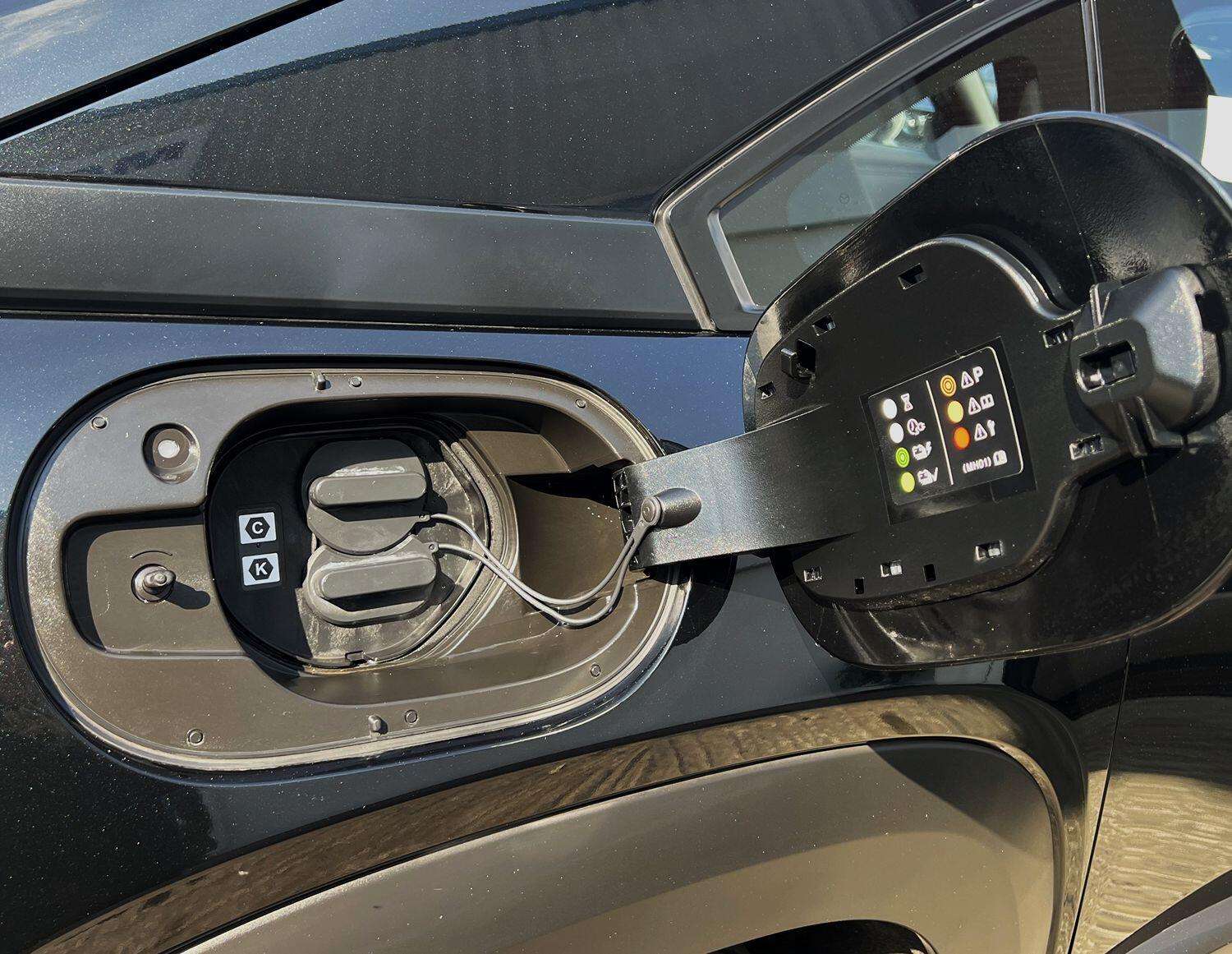 2024 MAZDA MX-30 2024 MAZDA MX-30