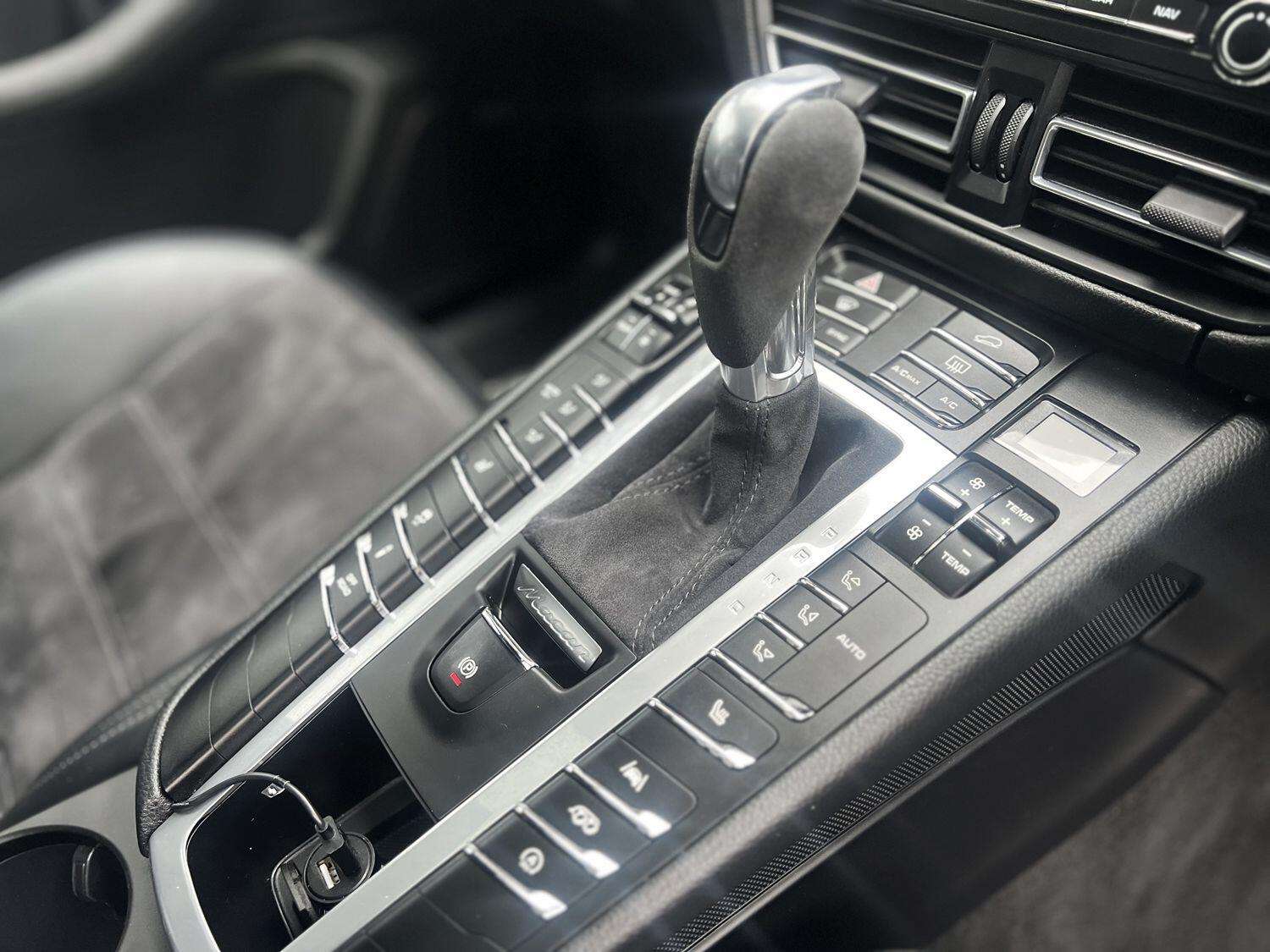 2021 PORSCHE MACAN 2021 PORSCHE MACAN