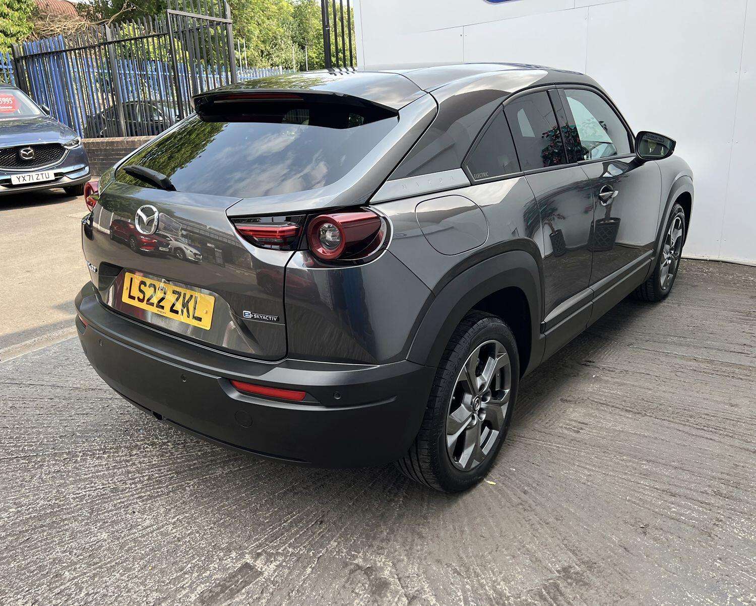 2022 MAZDA MX-30 2022 MAZDA MX-30