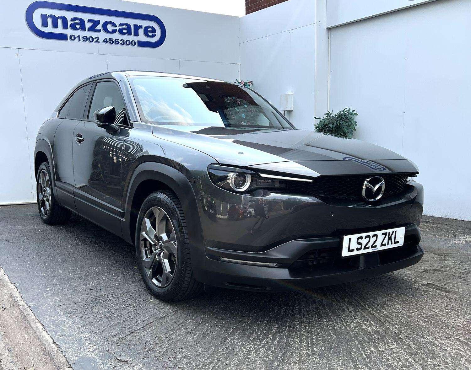 A 2022 MAZDA MX-30 35.5kWh Sport Lux A 2022 MAZDA MX-30 35.5kWh Sport Lux