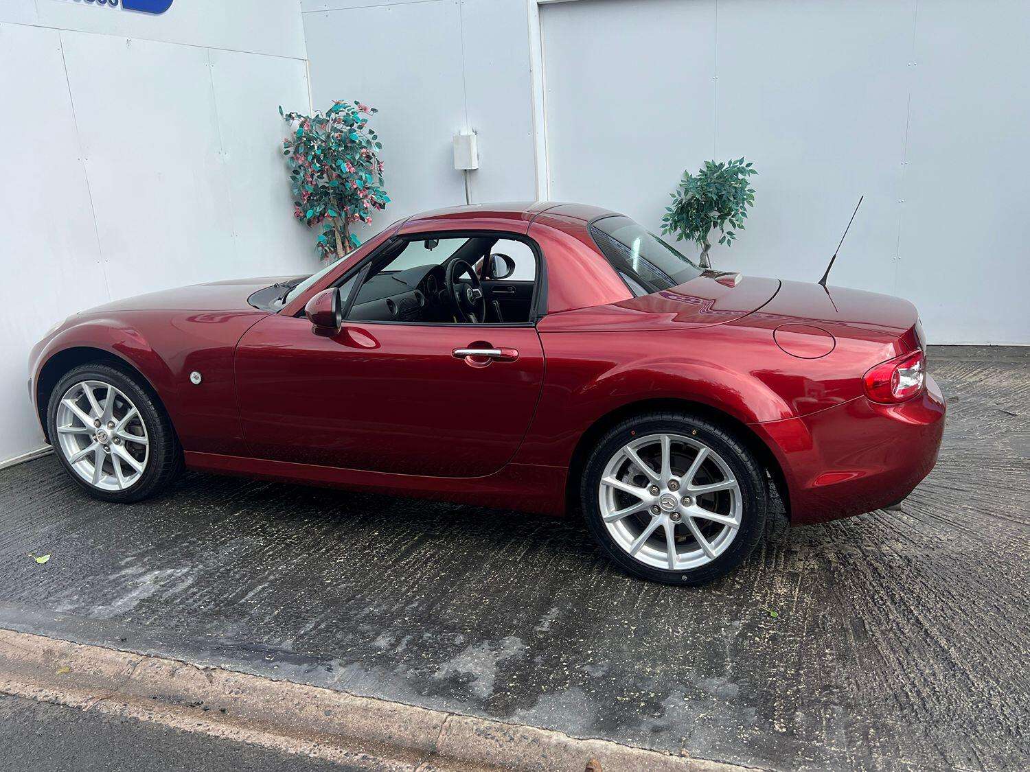 2011 MAZDA MX-5 2011 MAZDA MX-5