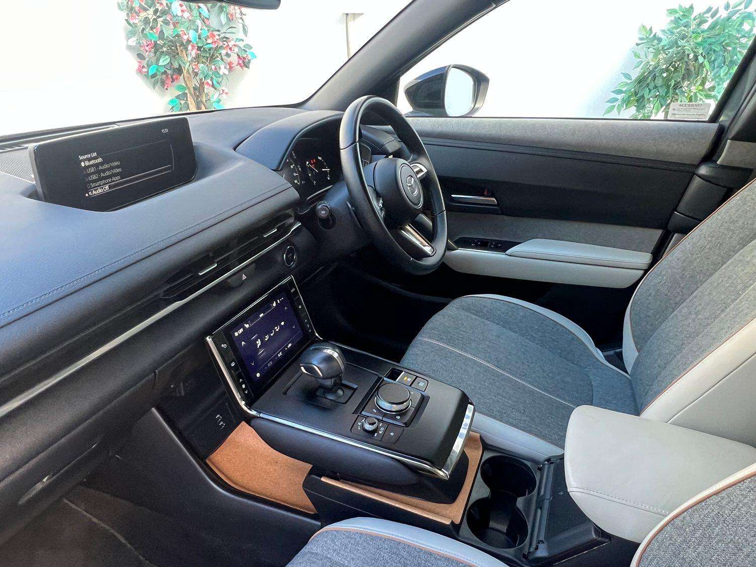 2022 MAZDA MX-30 2022 MAZDA MX-30